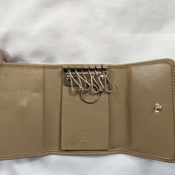 Authentic Gucci Key Holder - Picture 3 of 4